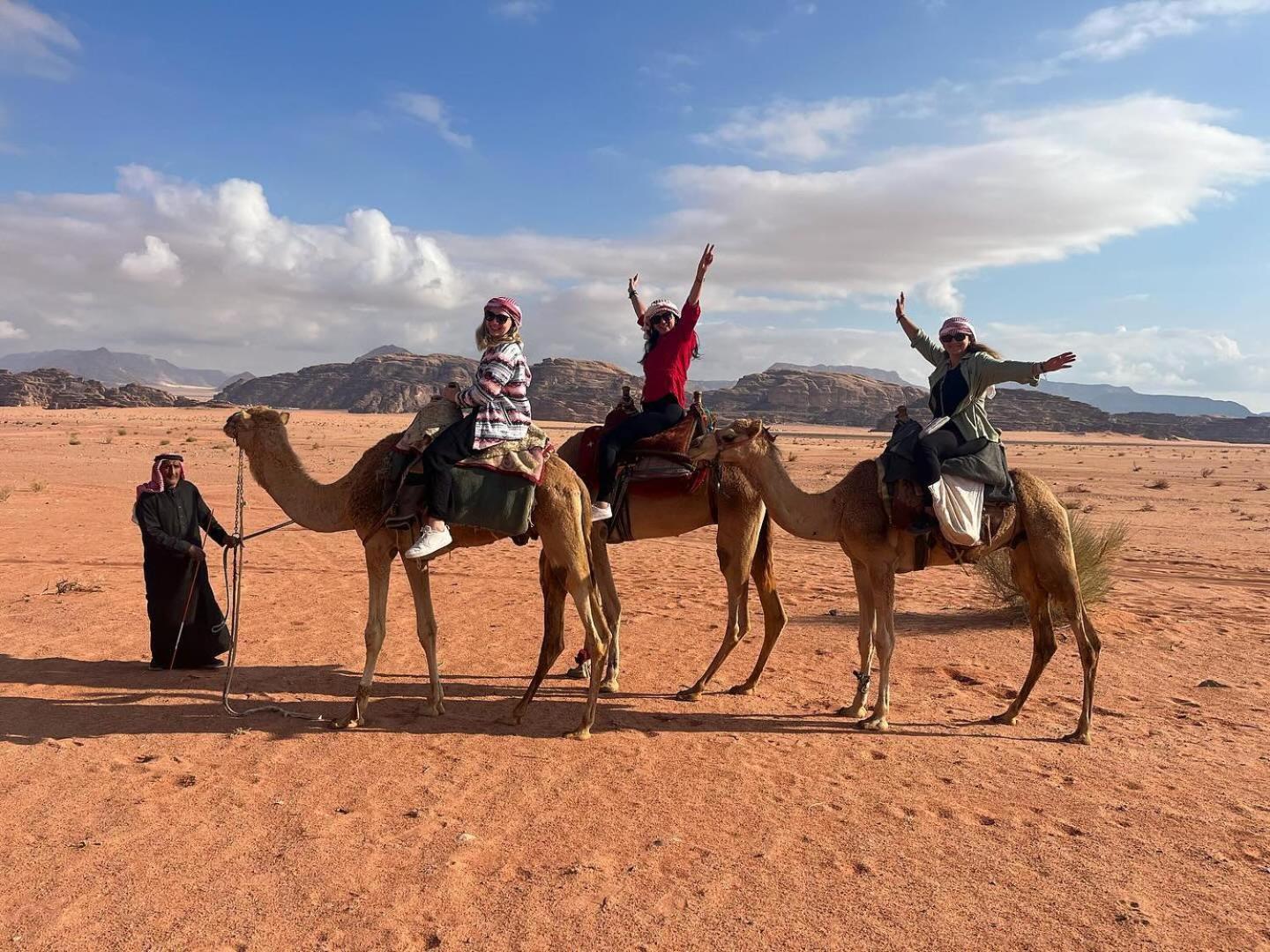 Flower Life Camp Wadi Rum Exteriör bild