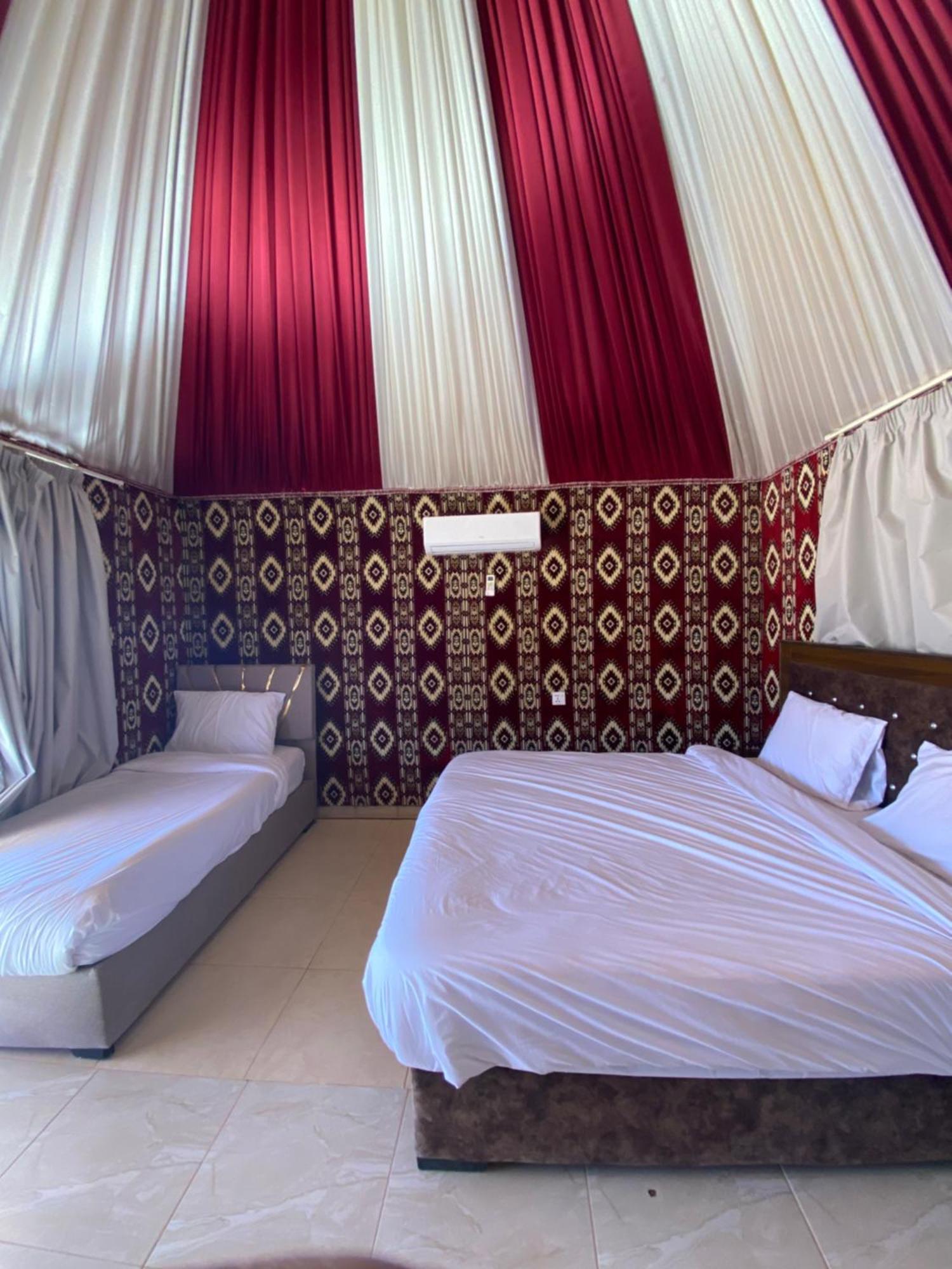 Flower Life Camp Wadi Rum Exteriör bild